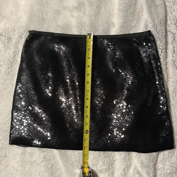 Theory sequined mini skirt size 4 - Picture 4 of 4
